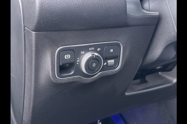 Mercedes-Benz EQB 250 69kWh SOH 97% Camera Apple Carplay Android Auto Stoelverwarming Elek.Achterklep Navi Ecc Cruise Control Pdc Business Line Verschuifbare Achterbank Dodehoekwaarschuwing Isofix DAB+ Bluetooth Lane Assist Led keyless 1e Eigenaar Origineel Nederlandse Auto