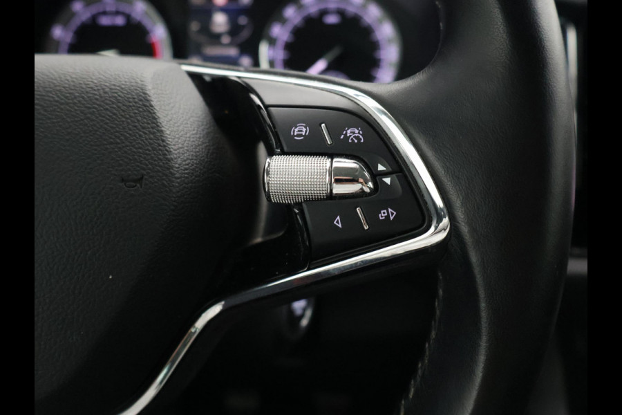 Škoda Kodiaq 1.5 TSI 150 PK + WEGKL. TREKHAAK 1800 KG | CARPLAY | CANTON | ADAPTIVE CRUISE | CAMERA