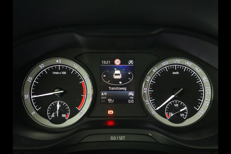 Škoda Kodiaq 1.5 TSI 150 PK + WEGKL. TREKHAAK 1800 KG | CARPLAY | CANTON | ADAPTIVE CRUISE | CAMERA