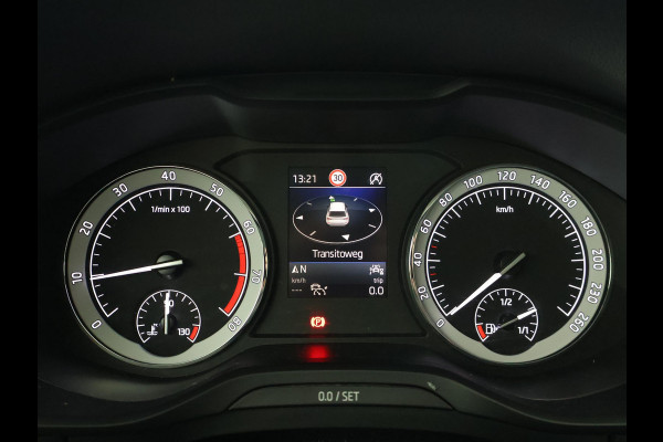 Škoda Kodiaq 1.5 TSI 150 PK + WEGKL. TREKHAAK 1800 KG | CARPLAY | CANTON | ADAPTIVE CRUISE | CAMERA
