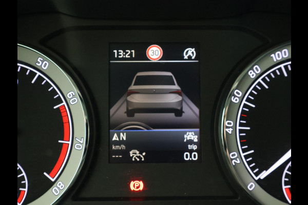 Škoda Kodiaq 1.5 TSI 150 PK + WEGKL. TREKHAAK 1800 KG | CARPLAY | CANTON | ADAPTIVE CRUISE | CAMERA