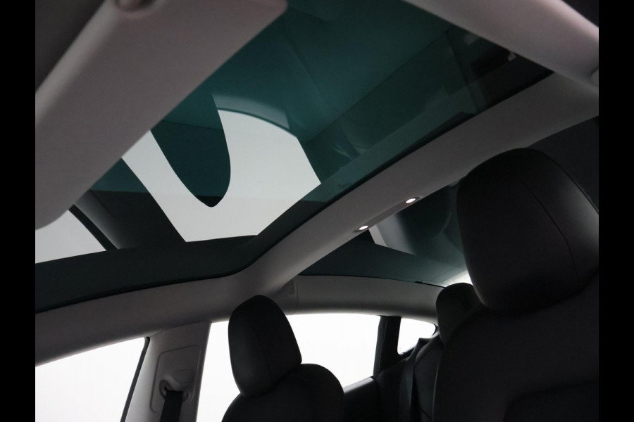 Tesla Model 3 LONG RANGE AWD 75 kWh + TREKHAAK AFNEEMBAAR | PANORAMA | ZWART LEDER | STOELVERW. V+A