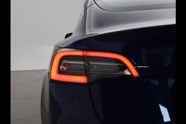 Tesla Model 3 LONG RANGE AWD 75 kWh + TREKHAAK AFNEEMBAAR | PANORAMA | ZWART LEDER | STOELVERW. V+A