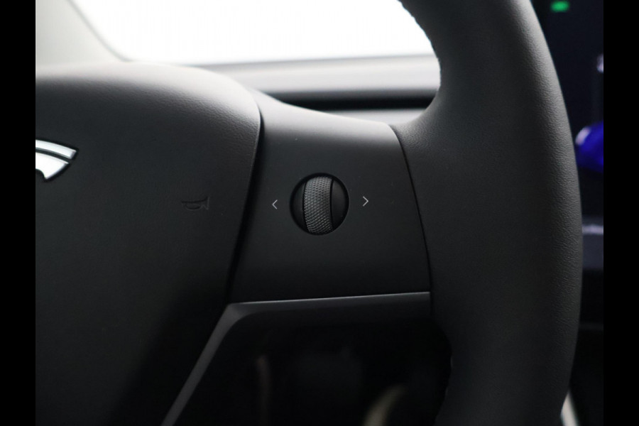Tesla Model 3 LONG RANGE AWD 75 kWh + TREKHAAK AFNEEMBAAR | PANORAMA | ZWART LEDER | STOELVERW. V+A
