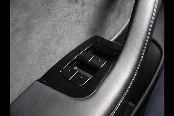 Tesla Model 3 LONG RANGE AWD 75 kWh + TREKHAAK AFNEEMBAAR | PANORAMA | ZWART LEDER | STOELVERW. V+A