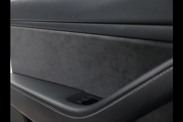 Tesla Model 3 LONG RANGE AWD 75 kWh + TREKHAAK AFNEEMBAAR | PANORAMA | ZWART LEDER | STOELVERW. V+A