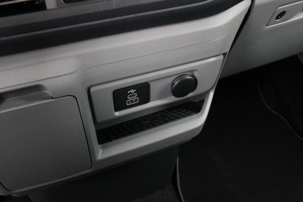 Ford E-Transit Cust. 320 L2H1 Limited 71 kWh DC DUBBEL CABINE / JB-EDITON / CAMERA / 370KM RANGE / APPLE CARPLAY DRIVERS- PACK