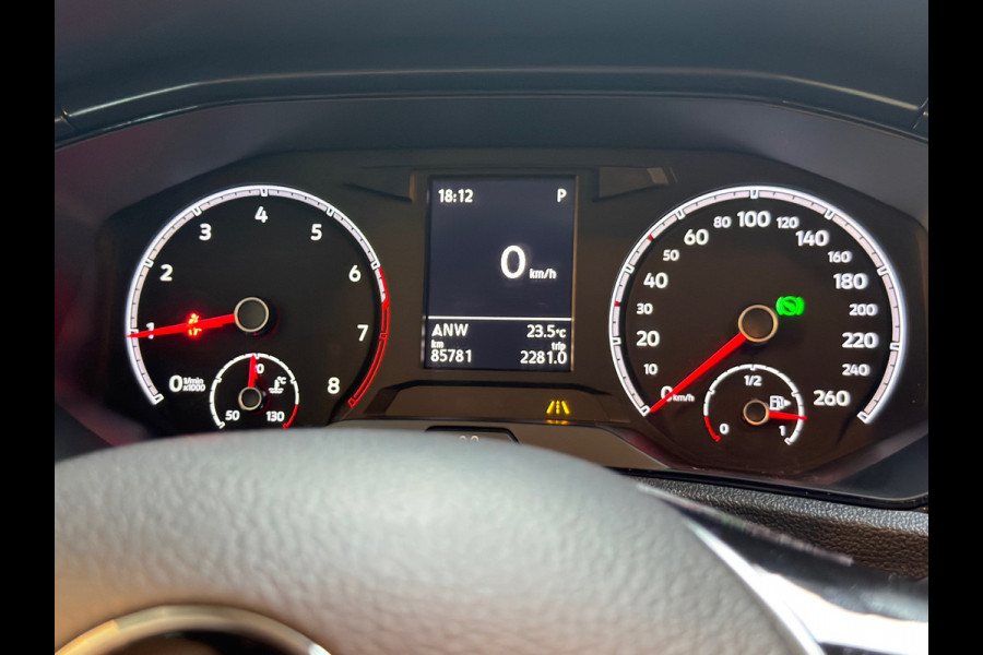 Volkswagen T-Roc 1.5 TSI Sport |AUTOMAAT|ACC|STOELVERWARMING|LANE ASSIST|CARPLAY|PDC|APK|18 INCH|150PK|