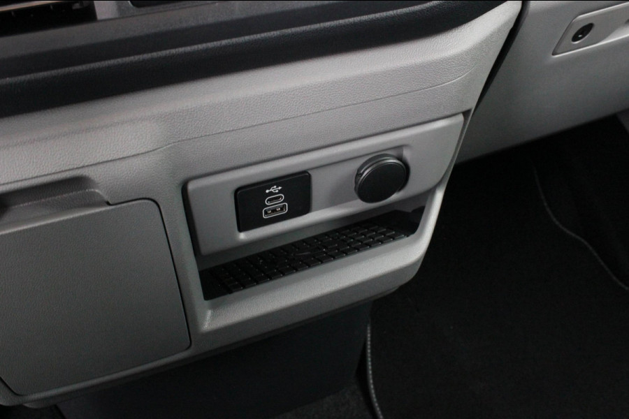 Ford E-Transit Cust. 320 L2H1 Limited 71 kWh DC DUBBEL CABINE / JB- EDITON / CAMERA / 370KM RANGE / APPLE CARPLAY DRIVERS- PACK