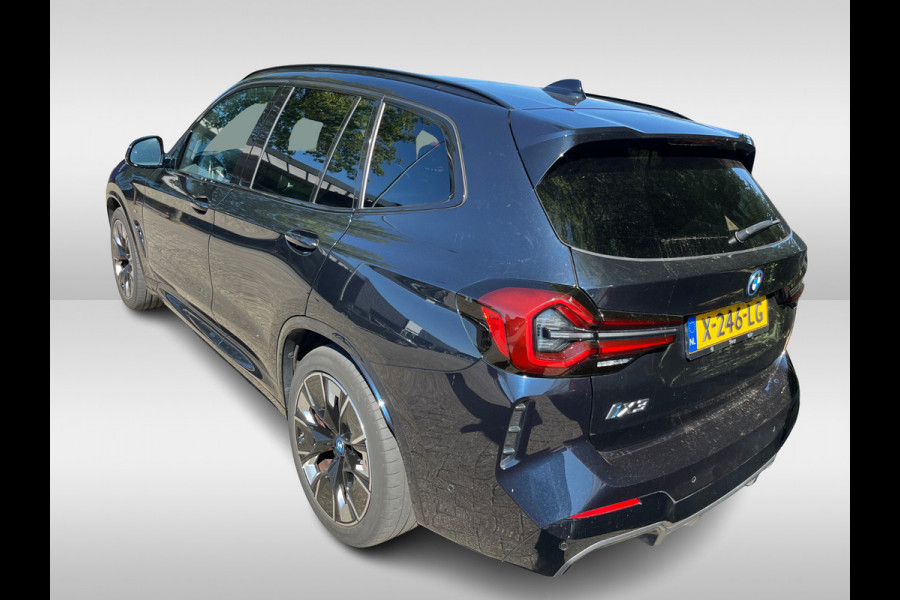 BMW iX3 High Executive 80 kWh / Trekhaak / Panoramadak / 360Camera / Head-up / 20'' / Leder / Harman Kardon / Sfeerverlichting / Dodehoek / DAB / Stuur+Stoelverwarming / ACC