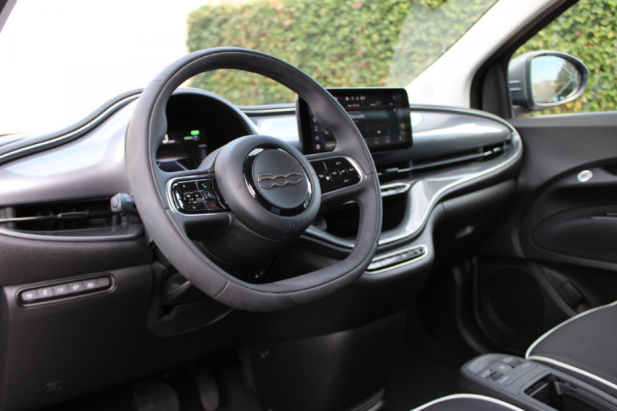 Fiat 500 Icon 42 kWh | Camera | BLIS | Stoelverwarming | Carplay