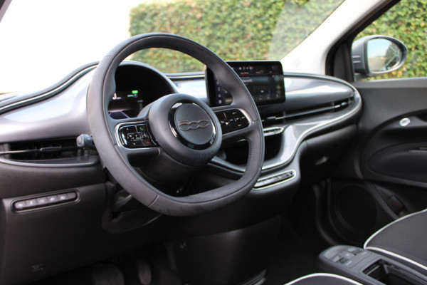 Fiat 500 Icon 42 kWh | Camera | BLIS | Stoelverwarming | Carplay