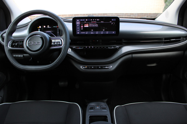 Fiat 500 Icon 42 kWh | Camera | BLIS | Stoelverwarming | Carplay