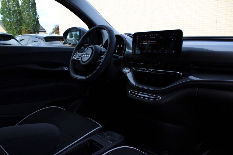 Fiat 500 Icon 42 kWh | Camera | BLIS | Stoelverwarming | Carplay