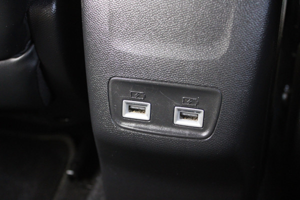 Peugeot e-2008 EV GT 50 kWh | Camera | Navigatie | BLIS | Carplay | Stoelverwarming