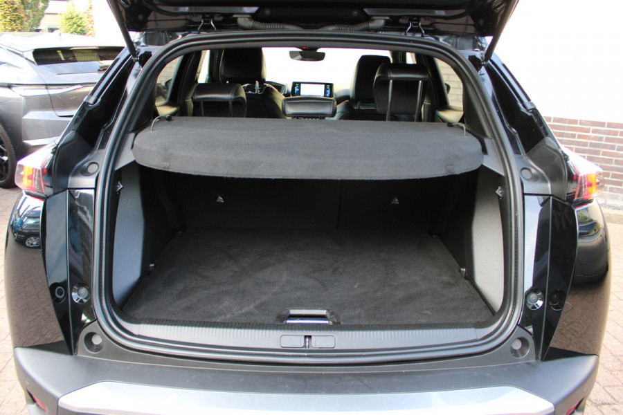 Peugeot e-2008 EV GT 50 kWh | Camera | Navigatie | BLIS | Carplay | Stoelverwarming