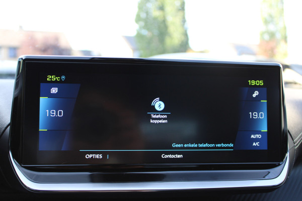 Peugeot e-2008 EV GT 50 kWh | Camera | Navigatie | BLIS | Carplay | Stoelverwarming