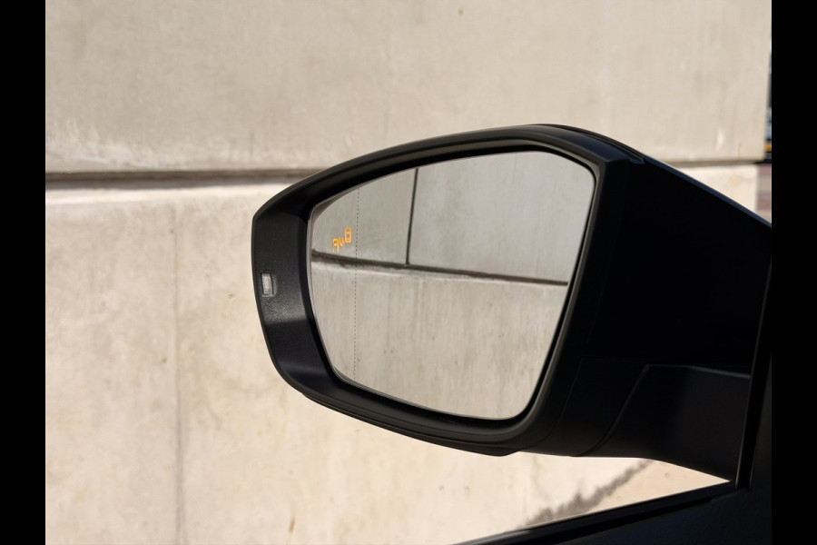 Volkswagen T-Cross 1.5 TSI DSG 18'' Camera Virtual Trekhaak CarPlay ACC
