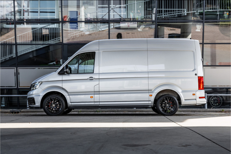 Volkswagen Crafter 2.0 TDI DSG L3H3 | Bi-Xenon | Trekhaak | Navigatie | CarPlay | Camera | 3-Zitter | Dealer onderhouden | 1e eigenaar | Nieuwe APK