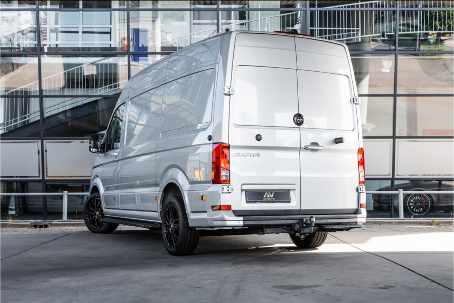 Volkswagen Crafter 2.0 TDI DSG L3H3 | Bi-Xenon | Trekhaak | Navigatie | CarPlay | Camera | 3-Zitter | Dealer onderhouden | 1e eigenaar | Nieuwe APK