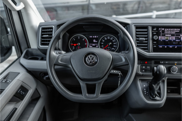 Volkswagen Crafter 2.0 TDI DSG L3H3 | Bi-Xenon | Trekhaak | Navigatie | CarPlay | Camera | 3-Zitter | Dealer onderhouden | 1e eigenaar | Nieuwe APK