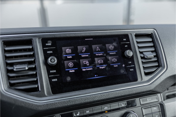 Volkswagen Crafter 2.0 TDI DSG L3H3 | Bi-Xenon | Trekhaak | Navigatie | CarPlay | Camera | 3-Zitter | Dealer onderhouden | 1e eigenaar | Nieuwe APK