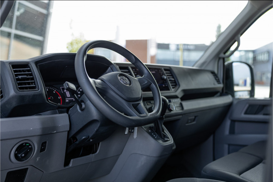 Volkswagen Crafter 35 2.0 TDI DSG L3H2 | Navigatie | Camera | CarPlay | Trekhaak | 3-Zitter | DAB | Nieuwe APK
