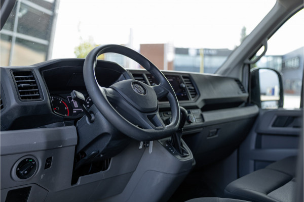 Volkswagen Crafter 35 2.0 TDI DSG L3H2 | Navigatie | Camera | CarPlay | Trekhaak | 3-Zitter | DAB | Nieuwe APK