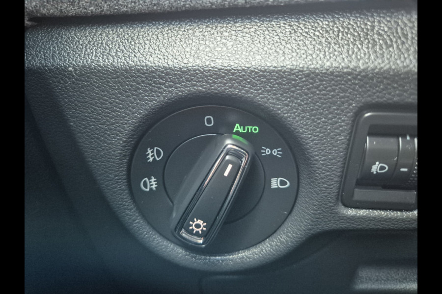 Škoda Kamiq 1.5 TSI ACT Business Edition,Cruisecontrol,Nav/Camera/Carplay,Stoel/Stuurverwarming,parkcontrol,