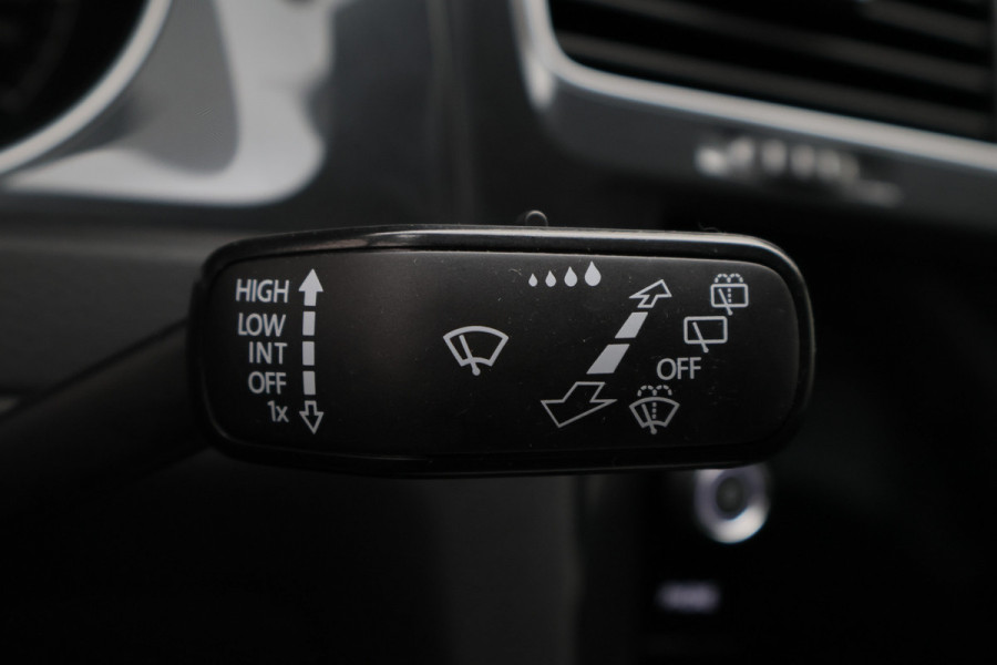 Volkswagen Golf Variant 1.5 TSI Comfortline Business ACC, Apple Carplay, Sportstoelen, Climate, PDC
