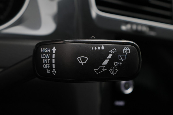 Volkswagen Golf Variant 1.5 TSI Comfortline Business ACC, Apple Carplay, Sportstoelen, Climate, PDC