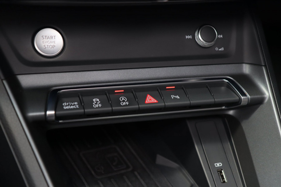Audi Q3 45 TFSI Quattro 3x S-Line / PANO / B&O / ACC / KEYLESS / CAMERA / ELEK-STOELEN / VIRTUAL