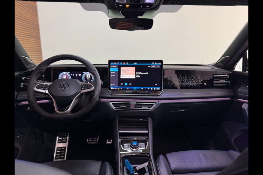 Volkswagen Tiguan 1.5 eHybrid R-Line Black MD Edition | Garantie tot 2030 | VOL! | 272PK | Full IQ.Light | H/K Sound | Trekhaak