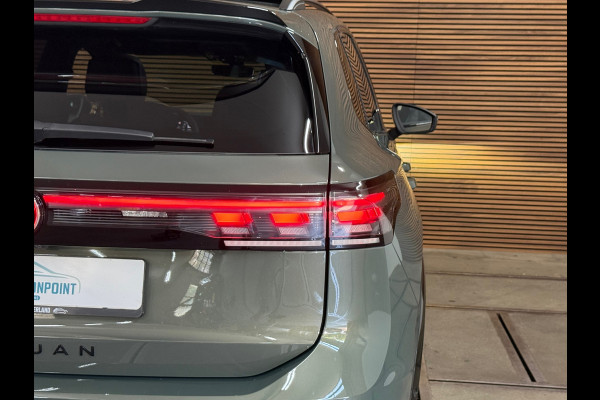 Volkswagen Tiguan 1.5 eHybrid R-Line Black MD Edition | Garantie tot 2030 | VOL! | 272PK | Full IQ.Light | H/K Sound | Trekhaak