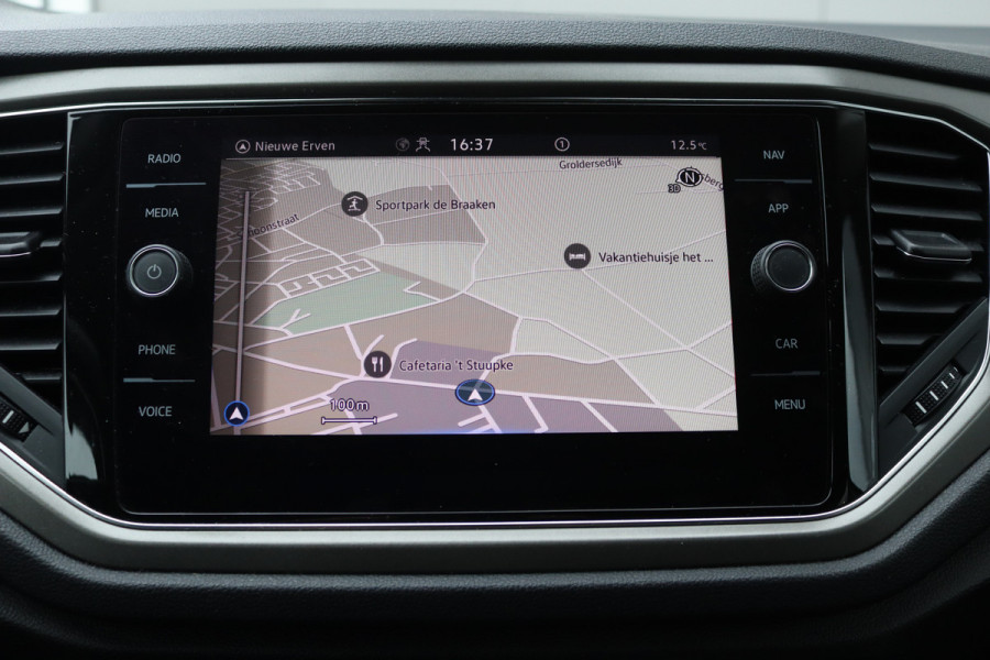 Volkswagen T-Roc 1.0 TSI Style Business Adaptive-cruise/Parkeerhulp/Stoelverwarming/Carplay