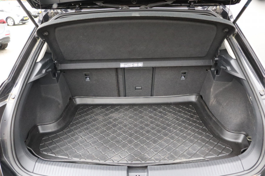Volkswagen T-Roc 1.0 TSI Style Business Adaptive-cruise/Parkeerhulp/Stoelverwarming/Carplay