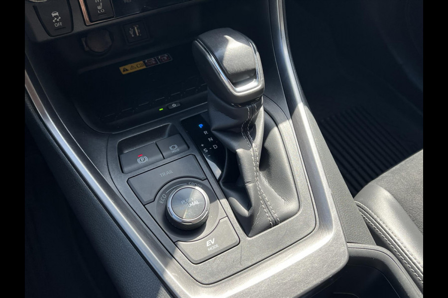 Toyota RAV4 2.5 Hybrid AWD GR Sport | JBL, Geheugenfunctie, 360 Camera, Dodehoekherkenning, Stoel + Stuurverwarming, 19 inch, 1650KG Trekgew