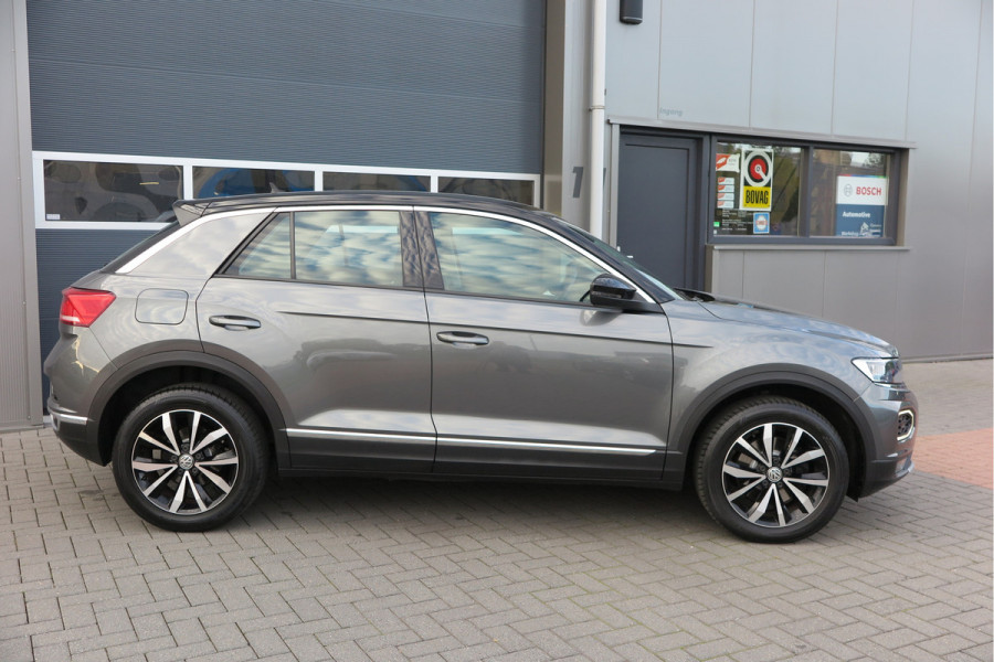 Volkswagen T-Roc 1.0 TSI 85kw 116pk Style Led, Virtual Cockpit, LMV, Camera , Trekhaak afneembaar, DAB+ ,Navigatie via Carplay, PDC etc.