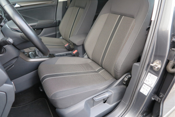 Volkswagen T-Roc 1.0 TSI 85kw 116pk Style Led, Virtual Cockpit, LMV, Camera , Trekhaak afneembaar, DAB+ ,Navigatie via Carplay, PDC etc.