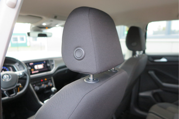 Volkswagen T-Roc 1.0 TSI 85kw 116pk Style Led, Virtual Cockpit, LMV, Camera , Trekhaak afneembaar, DAB+ ,Navigatie via Carplay, PDC etc.