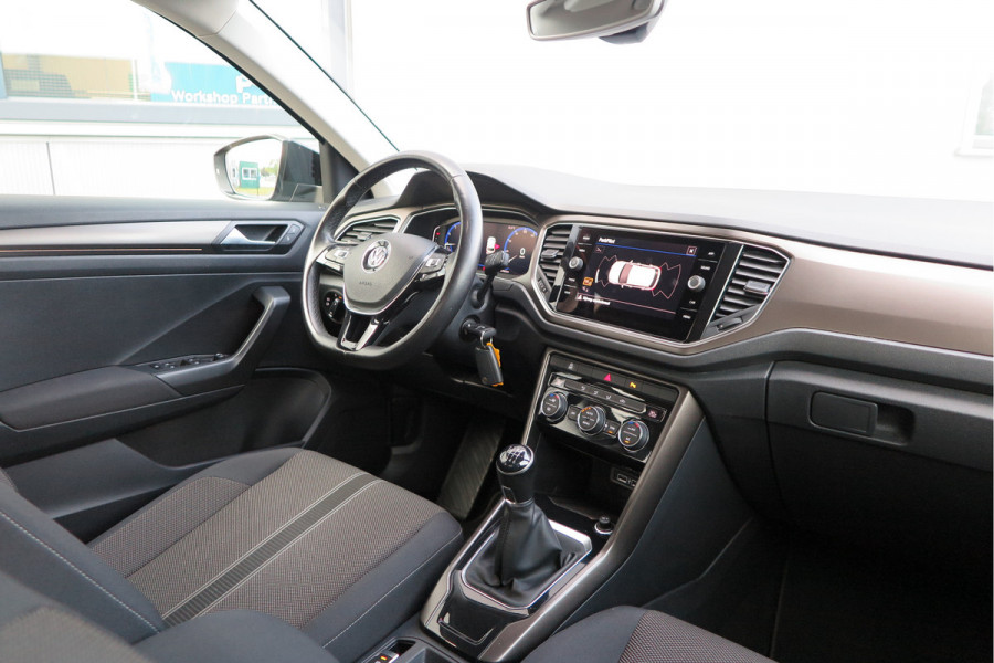 Volkswagen T-Roc 1.0 TSI 85kw 116pk Style Led, Virtual Cockpit, LMV, Camera , Trekhaak afneembaar, DAB+ ,Navigatie via Carplay, PDC etc.