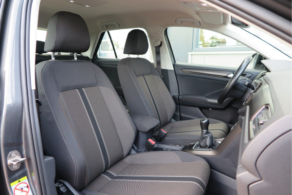 Volkswagen T-Roc 1.0 TSI 85kw 116pk Style Led, Virtual Cockpit, LMV, Camera , Trekhaak afneembaar, DAB+ ,Navigatie via Carplay, PDC etc.