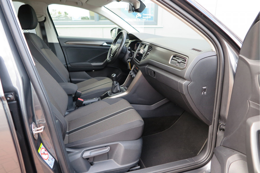 Volkswagen T-Roc 1.0 TSI 85kw 116pk Style Led, Virtual Cockpit, LMV, Camera , Trekhaak afneembaar, DAB+ ,Navigatie via Carplay, PDC etc.