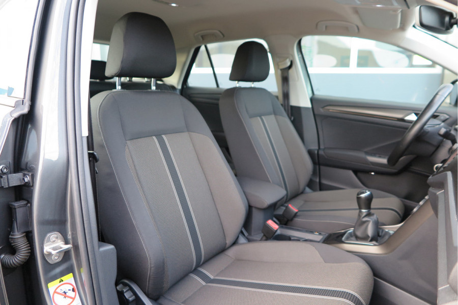 Volkswagen T-Roc 1.0 TSI 85kw 116pk Style Led, Virtual Cockpit, LMV, Camera , Trekhaak afneembaar, DAB+ ,Navigatie via Carplay, PDC etc.