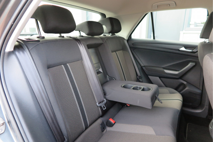 Volkswagen T-Roc 1.0 TSI 85kw 116pk Style Led, Virtual Cockpit, LMV, Camera , Trekhaak afneembaar, DAB+ ,Navigatie via Carplay, PDC etc.