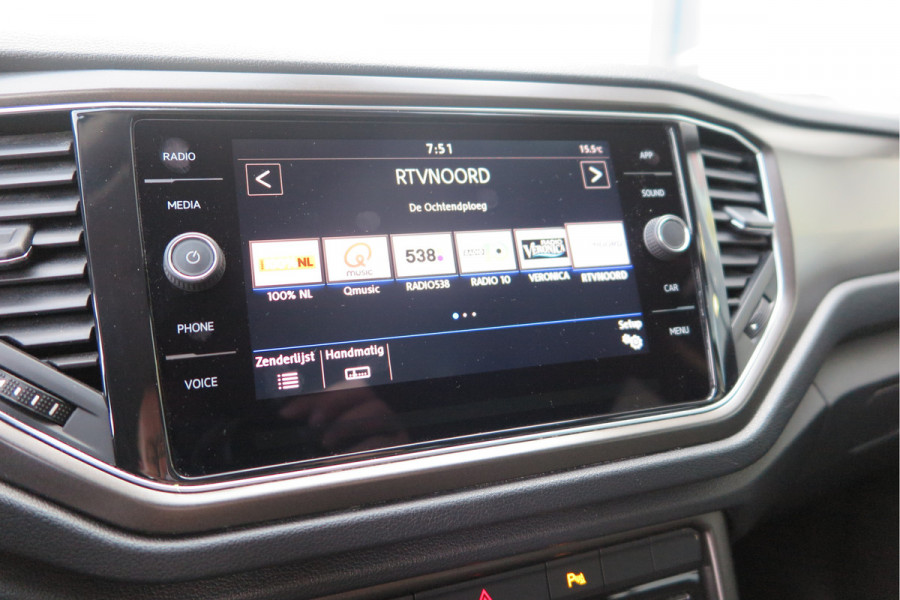 Volkswagen T-Roc 1.0 TSI 85kw 116pk Style Led, Virtual Cockpit, LMV, Camera , Trekhaak afneembaar, DAB+ ,Navigatie via Carplay, PDC etc.