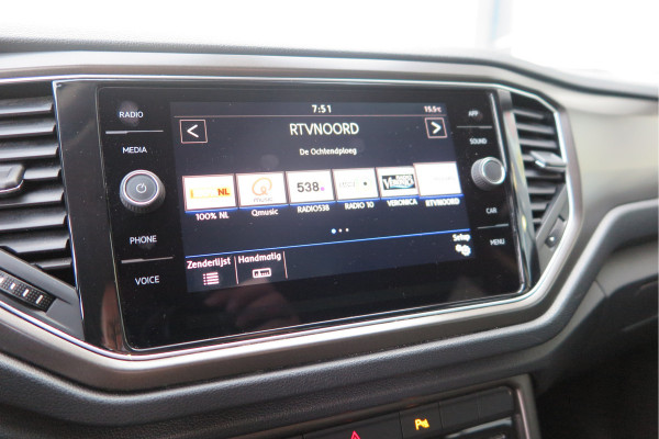 Volkswagen T-Roc 1.0 TSI 85kw 116pk Style Led, Virtual Cockpit, LMV, Camera , Trekhaak afneembaar, DAB+ ,Navigatie via Carplay, PDC etc.