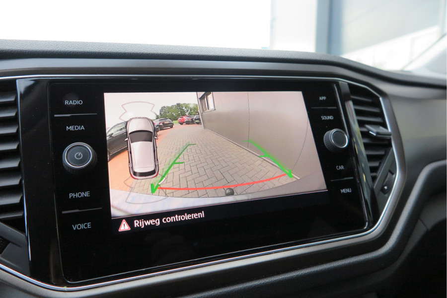 Volkswagen T-Roc 1.0 TSI 85kw 116pk Style Led, Virtual Cockpit, LMV, Camera , Trekhaak afneembaar, DAB+ ,Navigatie via Carplay, PDC etc.