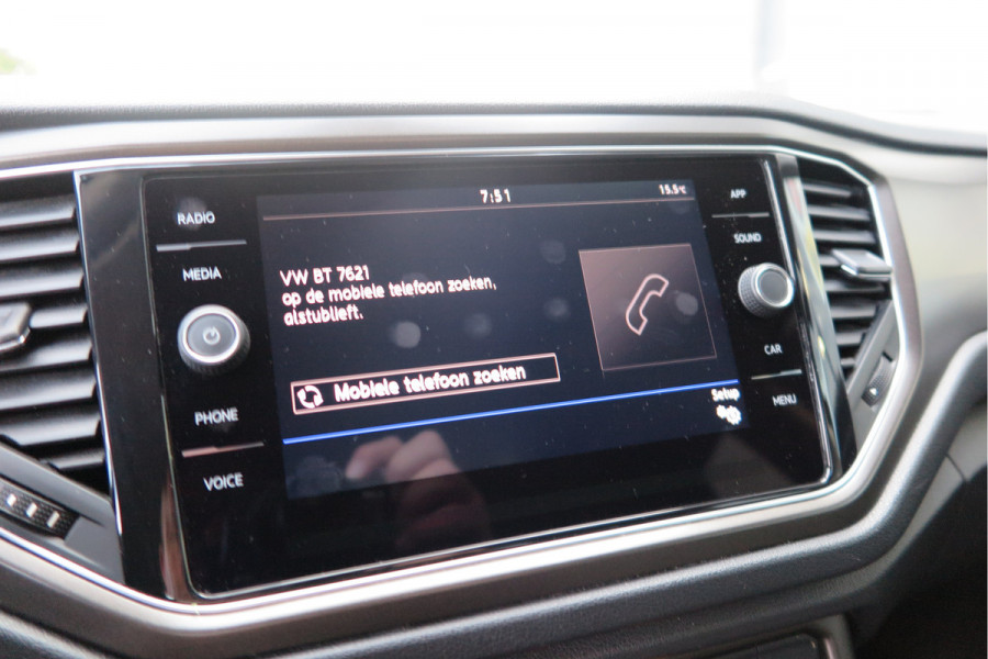 Volkswagen T-Roc 1.0 TSI 85kw 116pk Style Led, Virtual Cockpit, LMV, Camera , Trekhaak afneembaar, DAB+ ,Navigatie via Carplay, PDC etc.
