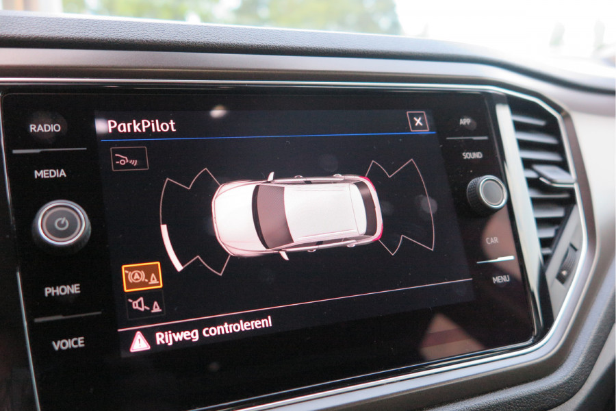 Volkswagen T-Roc 1.0 TSI 85kw 116pk Style Led, Virtual Cockpit, LMV, Camera , Trekhaak afneembaar, DAB+ ,Navigatie via Carplay, PDC etc.